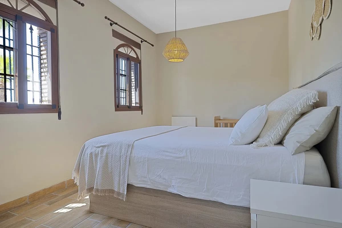 Een villa voor 12 personen huren: zo plan je de perfecte groepsvakantie