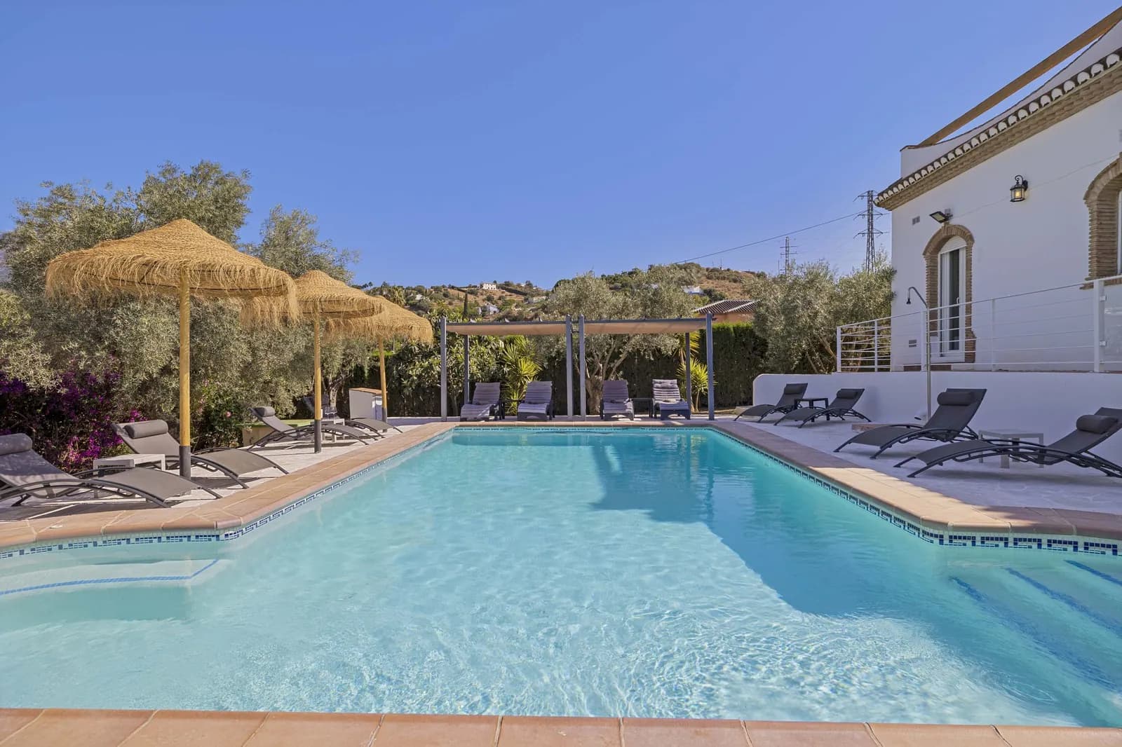 Ontdek de Costa del Sol: alles rond je villa tussen Málaga & Marbella